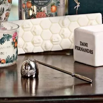 imagem de Barra de Cera Perfumada Bridgerton Laranjas e Realeza 50g - Dani Fernandes