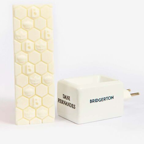 imagem do produto Kit Difusor e Barra de Cera Perfumada 50g Bridgerton Hort�nsias e Segredos 2 pe�as - Dani Fernandes