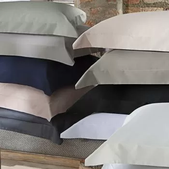imagem de Kit Fronha 50x70cm 300 Fios Satinée Tinto 2 peças - Casa K