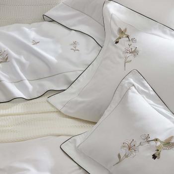 imagem de Kit Fronha 50x70cm com Almofada 300 Fios Colibri 3 pe�as - Marken Fassi