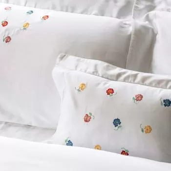 imagem de Kit Fronha 50x70cm com Almofada 300 Fios Florzinha 3 peças - Marken Fassi