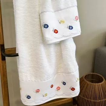 imagem de Kit Lavabo e Rosto Florzinha 2 peças - Marken Fassi