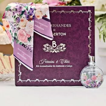 imagem de Kit Lenço e Home Spray 25ml Bridgerton Peônias e Chás 2 peças - Dani Fernandes
