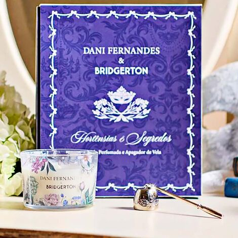 imagem do produto Kit Vela Perfumada 90g e Apagador Bridgerton Hort�nsias e Segredos 2 pe�as - Dani Fernandes