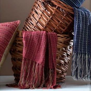 imagem de Peseira Decorativa Artesanal Tress� 60x240cm - Naturalle Fashion