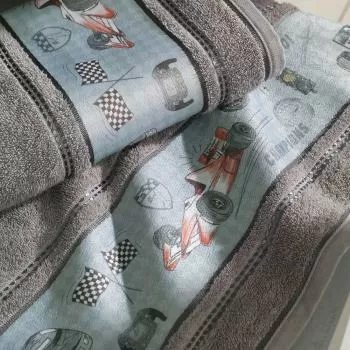 imagem de Toalha de Banho Infantil Corrida - Karsten