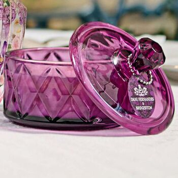 imagem de Vela Perfumada Bridgerton Pe�nias e Ch�s 190g - Dani Fernandes