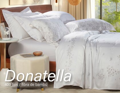 Donatella traduz a beleza sutil das flores em um desenho delicado e atemporal. Com traços leves e composição harmoniosa, a estampa cria uma atmosfera acolhedora, elegante e naturalmente sofisticada.