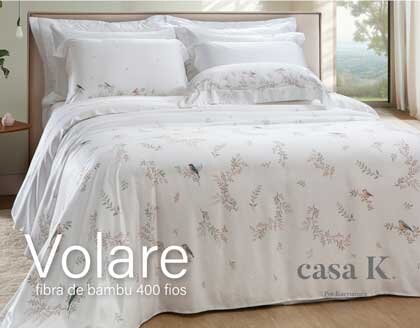 Volare aborda o tema com perfeição, seu magnífico padrão traz destaque aos elementos de pássaros no desenho, resultando em um caimento agradável e uma cama delicada.